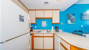 Studio, 1 Queen Bed with Sofa bed, Ocean View - The Palace 705 (Myrtle Beach)