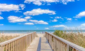 On the beach - The Palace 2306 (Myrtle Beach)