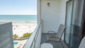 Studio, 1 queensize bed met slaapbank, uitzicht op oceaan | Kameruitzicht