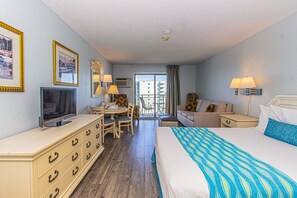 Studio, 1 Queen Bed with Sofa bed, Ocean View | Free WiFi