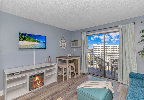 Studio, 1 King Bed with Sofa bed, Ocean View | Free WiFi, bed sheets