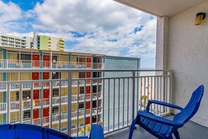 Studio, 1 queensize bed met slaapbank, uitzicht op oceaan | Kameruitzicht