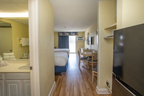Studio, 2 Double Beds, Ocean View | Free WiFi, bed sheets - Sea Mist 51001 (Myrtle Beach)