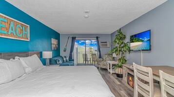 Studio, 1 Tempat Tidur King dengan tempat tidur Sofa, pemandangan samudra | Wi-Fi gratis