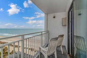 Studio, 1 King Bed with Sofa bed, Ocean View | Beach/ocean view