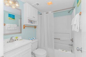 Studio, 1 Queen Bed with Sofa bed, Ocean View | Bathroom