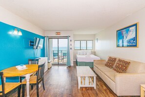 Basic Studio | Free WiFi, bed sheets - The Palace 202 (Myrtle Beach)