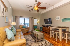 Apartment, 2 Bedrooms, Ocean View | Living room