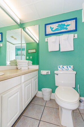 Bathroom - Sea Mist 50703 (Myrtle Beach)