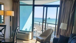 40-inch TV with digital channels, streaming services - Landmark 650 (Myrtle Beach)