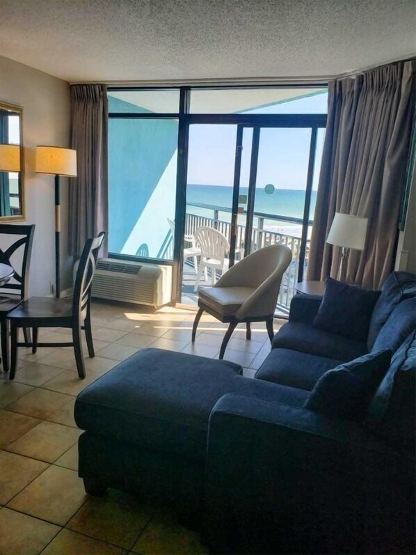 40-inch TV with digital channels, streaming services - Landmark 650 (Myrtle Beach)