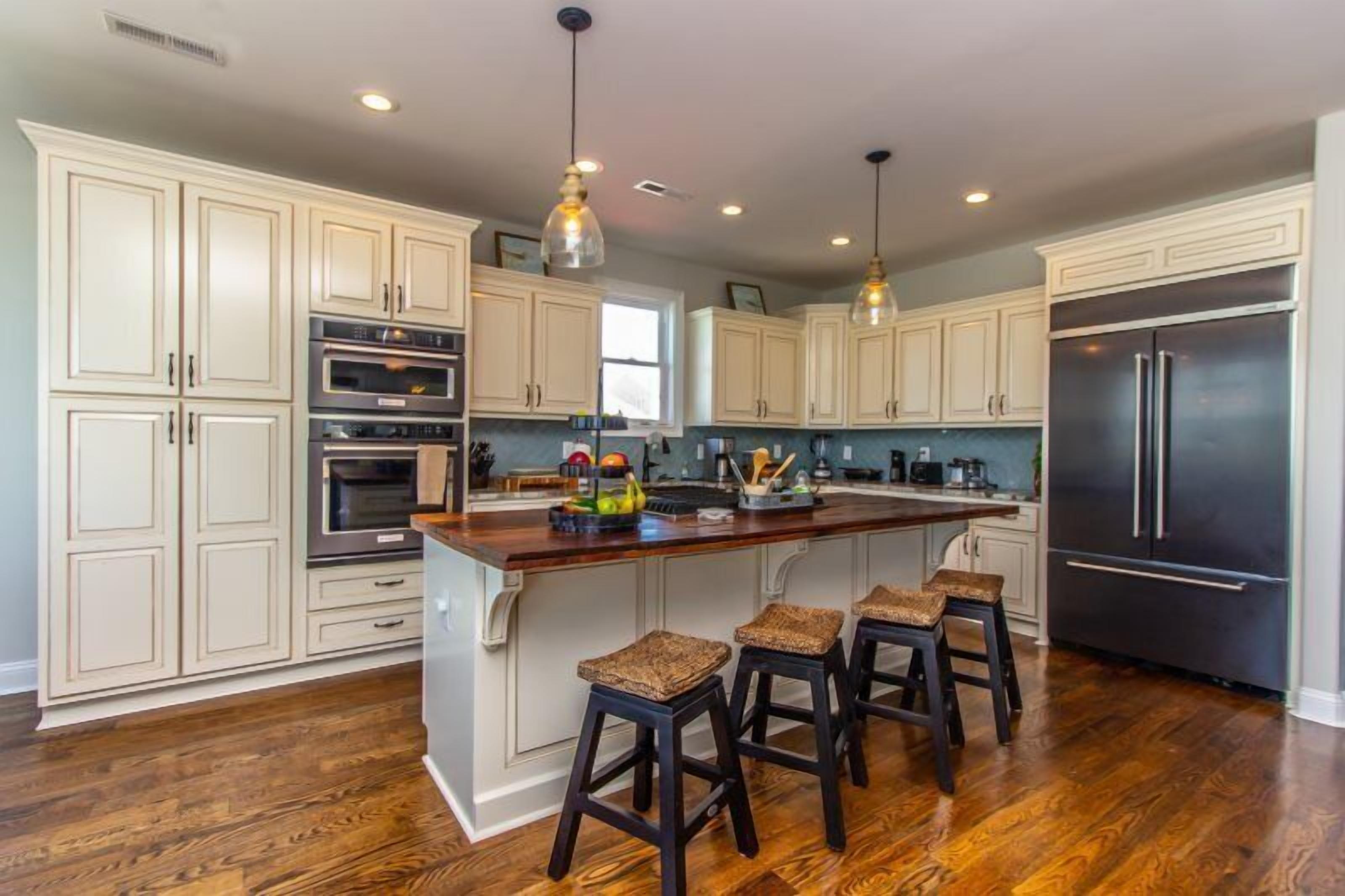 House | Private kitchen | Coffee/tea maker, fridge, microwave, oven