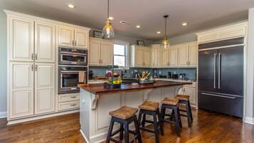 House | Private kitchen | Coffee/tea maker, fridge, microwave, oven