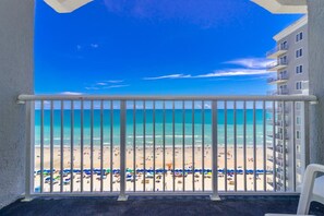 Condo, 1 très grand lit et 1 canapé-lit, vue sur l’océan | Vue de la chambre