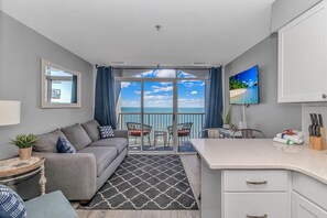 Condo, 1 très grand lit et 1 canapé-lit, vue sur l’océan | 1 chambre, accès au Wi-Fi (inclus), literie fournie