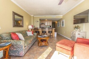 Basic Room | Living room - Meridian 1402 (Myrtle Beach)