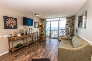 40-inch TV with cable channels - Landmark 640 (Myrtle Beach)