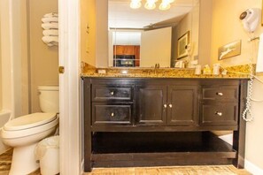 Bathroom - Landmark 640 (Myrtle Beach)
