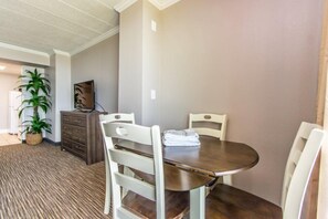 Studio | Décor unique, ameublement unique, accès au Wi-Fi (inclus)