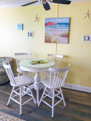 Coffee/tea maker - The Palace 2102 (Myrtle Beach)