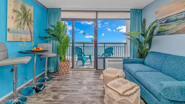 Basic Studio | Living area - Landmark 830 (Myrtle Beach)