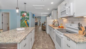 Condo básico | 3 habitaciones, wifi gratis y ropa de cama 