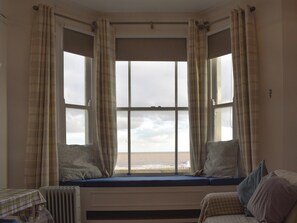 Interior - Flat 3 Sea View - UKC4219 (Lowestoft)