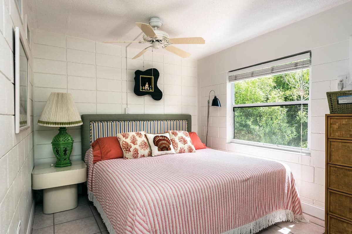 individually decorated, individually furnished, laptop workspace