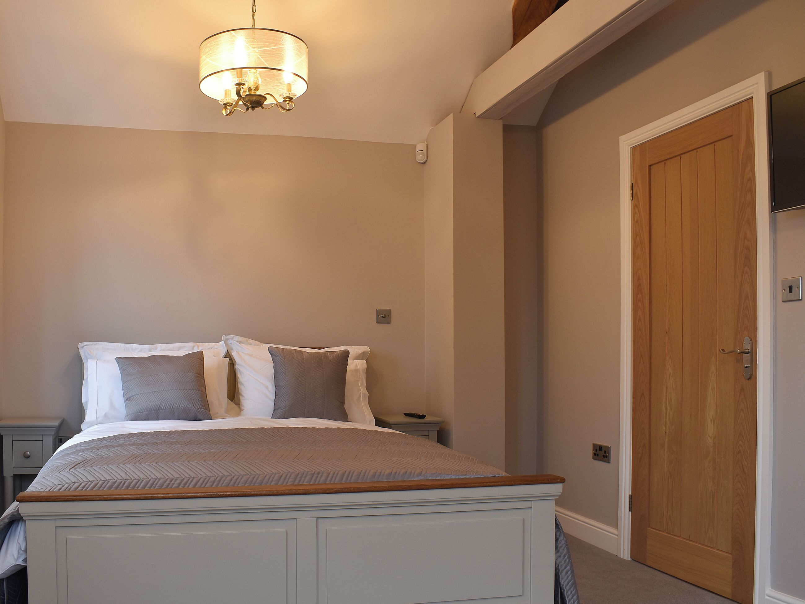 4 bedrooms, free WiFi, bed sheets