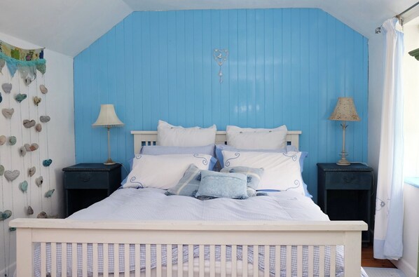 1 bedroom, iron/ironing board, bed sheets