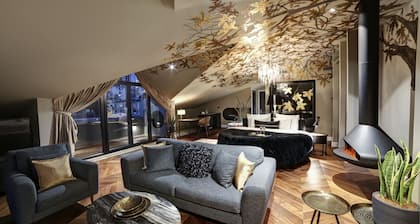 39 Kalamis Marina Hotel