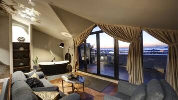 Queen's Room | Opholdsområde | 47-tommers fladskærms-tv med satellitkanaler, tv