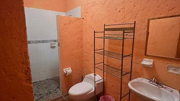 Family Quadruple Room | Bathroom