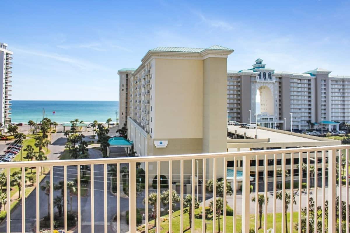 Condo, 2 Bedrooms | Balkoni