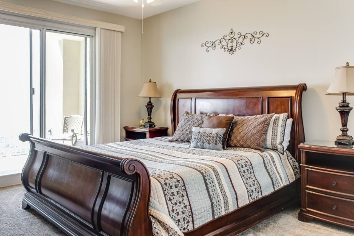 Condo, 2 Bedrooms | 14 bedrooms, individually decorated, individually furnished, desk
