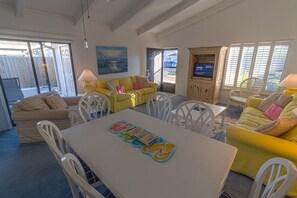 Condo, 2 Bedrooms | Living room | 30-inch TV with digital channels