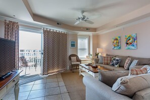Condo, 3 Bedrooms | Living room