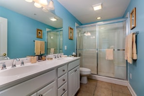 Bathroom - Gull Reef (Tybee Island)