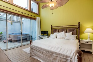 Condo, 3 Bedrooms