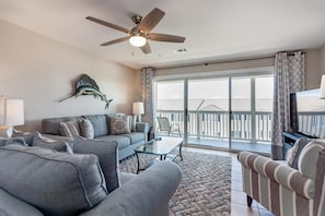 Condo, 2 quartos | Sala de estar