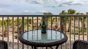 Condo, 2 chambres | Balcon