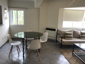 Family Apartment | Living area | TV - Amplio & Luminoso Depto Centro de Salta (Salta)