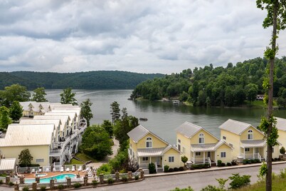 Beautiful Norris Lake Condo in Deerfield Resort With Views That Can't Be Beat!
