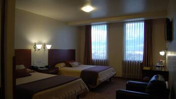 Standard Double Room | 1 bedroom, in-room safe, desk, laptop workspace