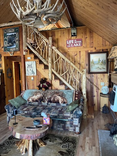 Black Bear Cozy Chalet, Lakeview, kayaks available for use