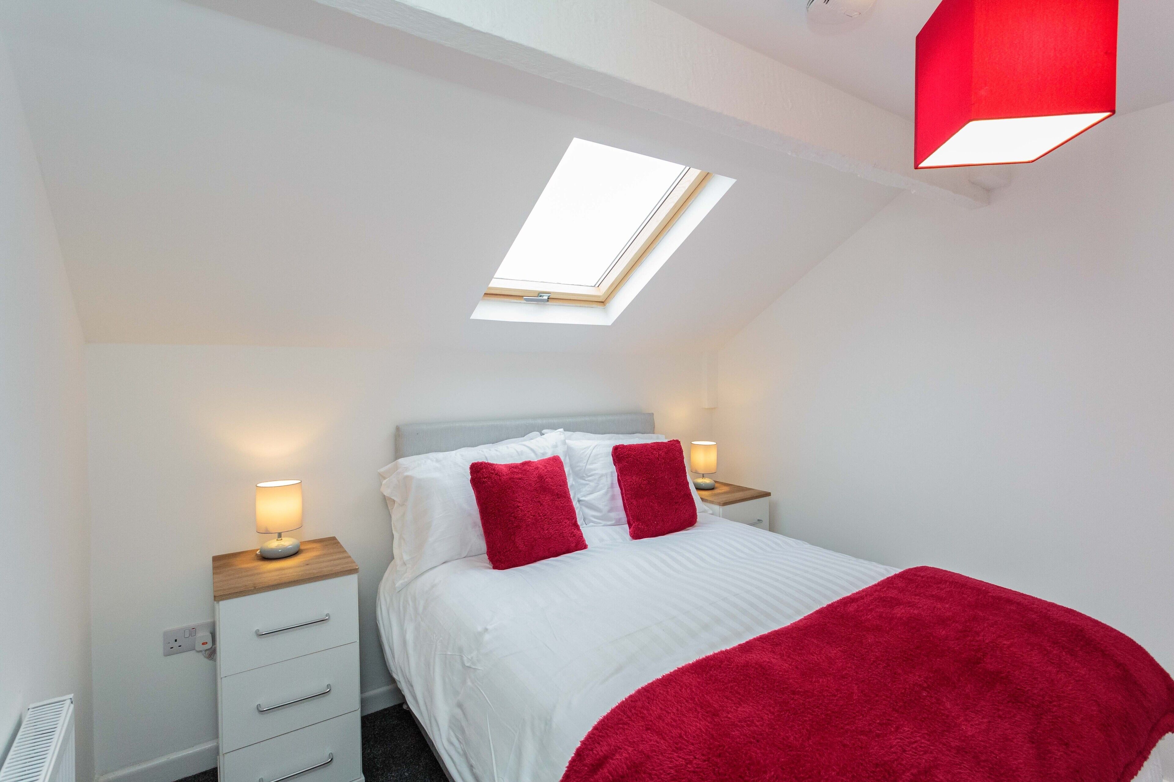 Apartamento familiar, baño privado (Strawberry Suite) | 1 dormitorio