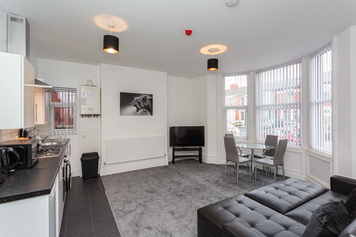 Superior Apartment, Private Bathroom (Blackberry Suite) | Lounge