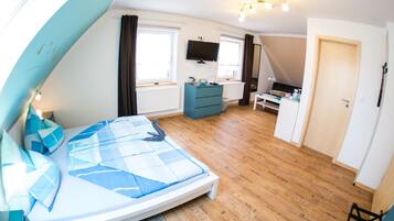 1 Schlafzimmer, BĂŒgeleisen/BĂŒgelbrett, WLAN, BettwĂ€sche