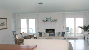 Smart TV, fireplace, DVD player