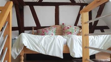 1 Schlafzimmer, BĂŒgeleisen/BĂŒgelbrett, WLAN, BettwĂ€sche